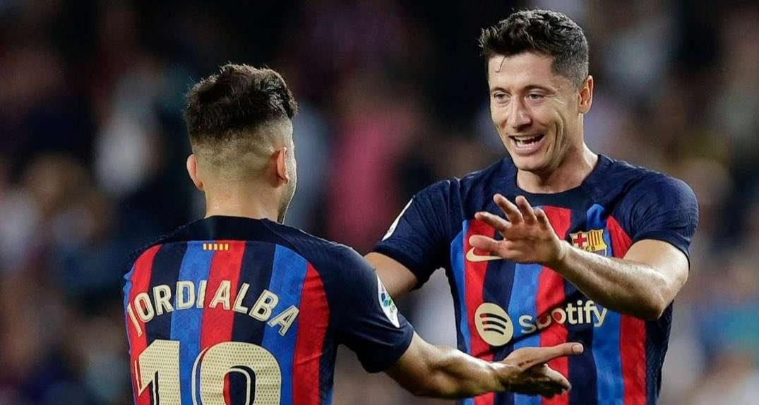 Robert Lewandowski mencetak brace saat Barcelona menang 3-0 atas Villareal