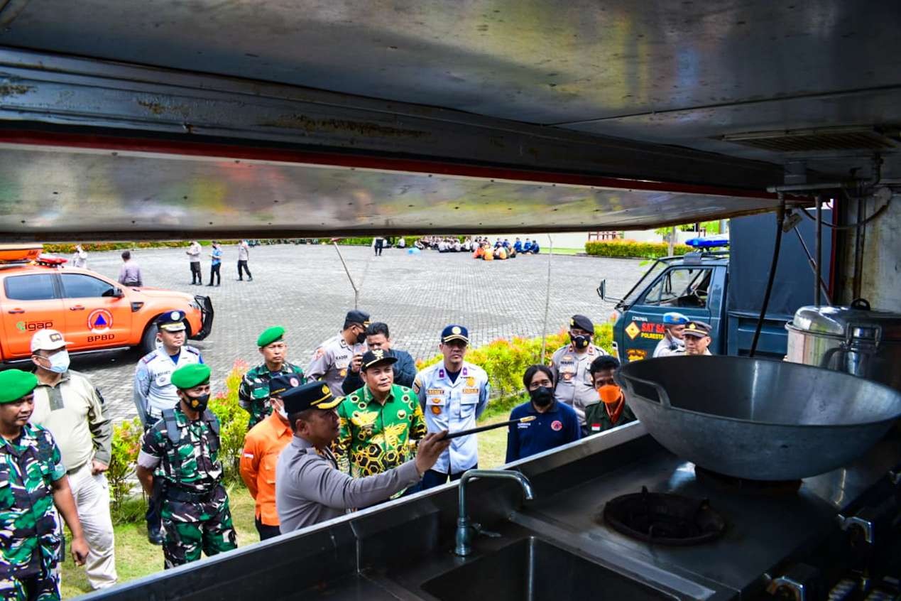 Forkopimda Sidoarjo cek kelengkapan alat siaga bencana (Foto: Aini/Ngopibareng.id)