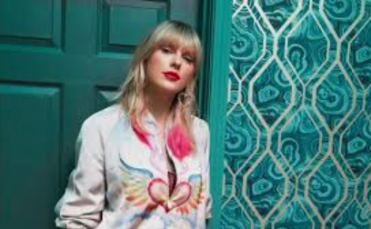 Taylor Swift merilis album terbarunya, Midnights pada Jumat, 21 Oktober 2022, waktu setempat. Album ke-10 Swift mampu memecahkan rekor di Spotify. (Foto: Selebwiki)