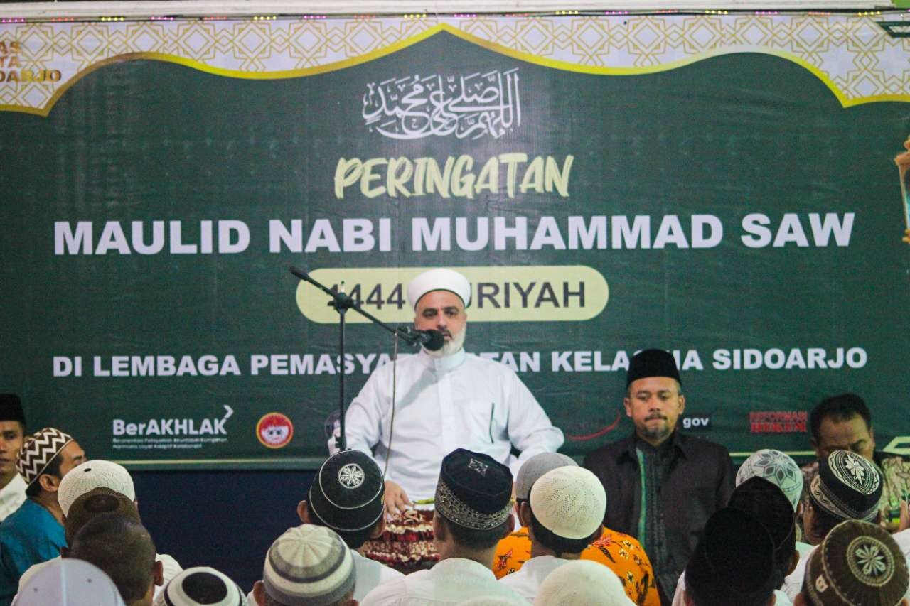 Ulama Lebanon mengisi tausiah di lapas Sidoarjo. (Foto: Aini Arifin/Ngopibareng.id)