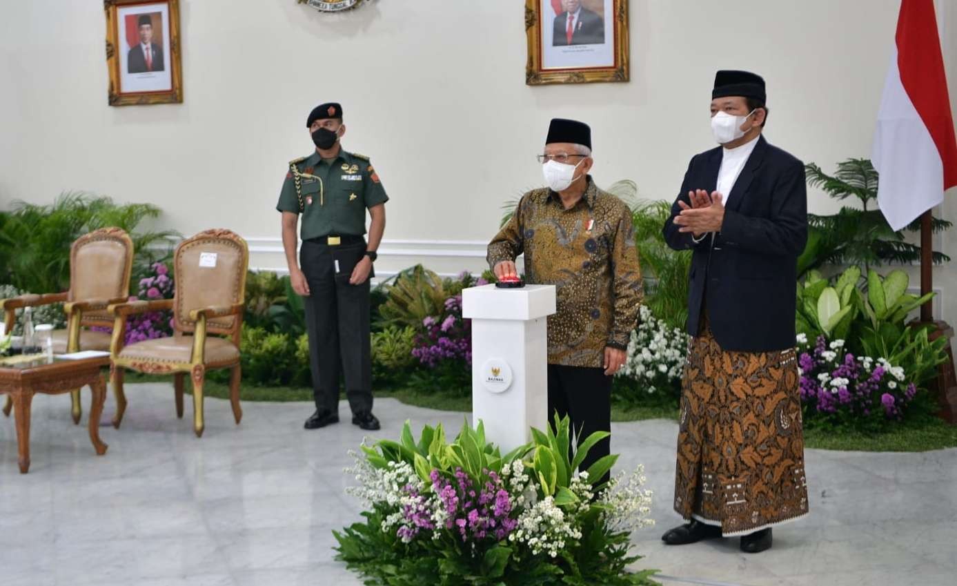 Peringatan HSN ditandai dengan  peluncuran Program Beasiswa Santri Baznas Tahun 2022, (Foto: BPMI Setwapres)