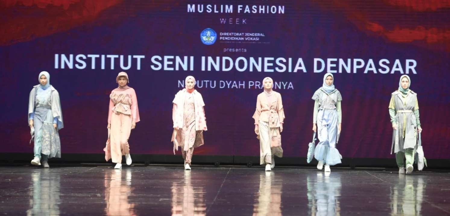 Festival Mahakarya Vokasi Adibusana pada gelaran JMFW 2022 melahirkan perancang busana muda yang potensial. (Foto: Diksi)