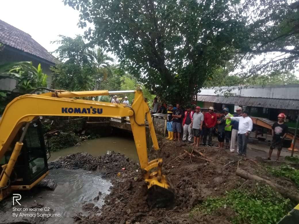 Upaya normalisasi yang dilakukan Pemkab Blora. (Foto: Ahmad Sampurno/Ngopibareng.id)