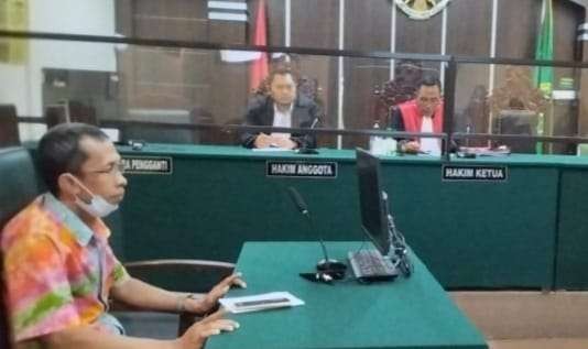 Sidang gugatan praperadilan diajukan Kades Klatakan, Kecamatan Tanggul, Jember. (Foto: Rusdi/Ngopibareng.id)