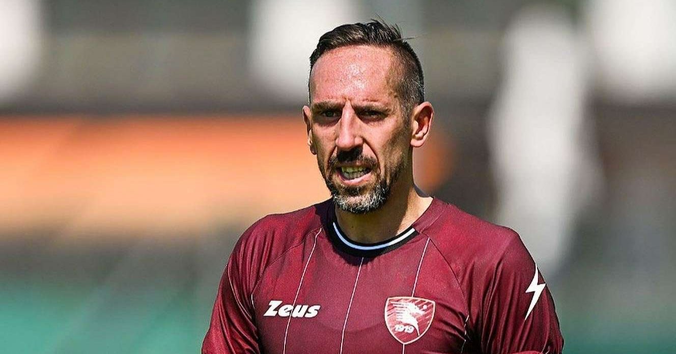 Franck Ribery memutuskan pensiun dalam laga Salernitana vs Spezia. (Foto: Twitter/@FranckRibery)