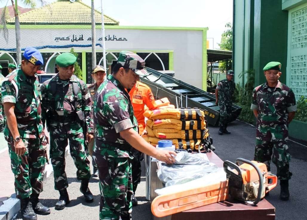 Komandan Kodim Bojonegoro, Letkol Arm Arif Yudo Purwanto kesiapan alat menghadapi bencana (Foto: Kodim Bojonegoro)