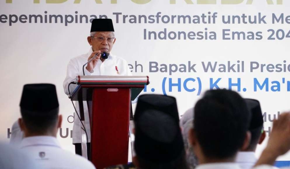 Wapres KH Ma'ruf Amin di Kampus Kampus Universitas Alma Ata,  Tamantirto, Daerah Istimewa Yogyakarta, santai saja ( foto: Setwapres)