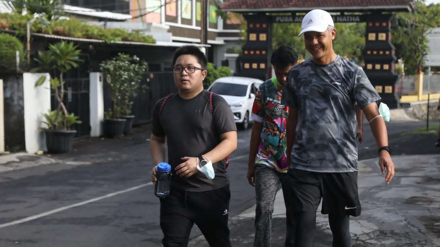 Kevin Herjono, ahli sinematik dan visual effect film Hollywood dan sejumlah game, olahraga dan ngobrol pengalamannya bersama Gubernur Jawa Tengah, Ganjar Pranowo. (Foto: Pemprov Jateng)