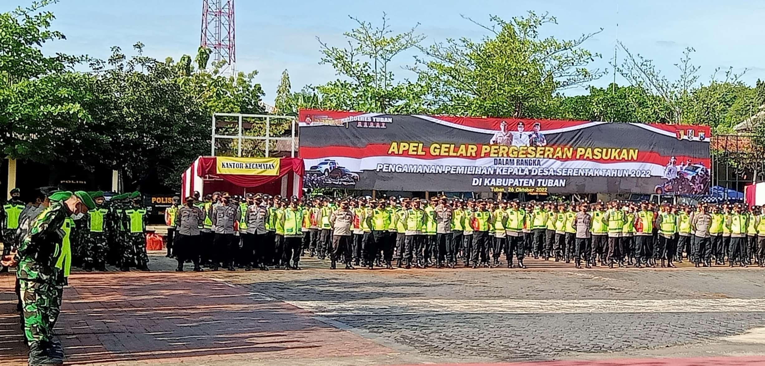 Apel gelar pergeseran pasukan pengamanan pilkades serentak 2022 di Kabupaten Tuban (Foto: Khoirul Huda/Ngopibareng.id)