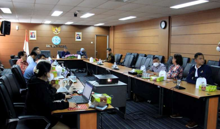 Dewan Pers menggelar rapat klarifikasi terkait serangan DDos terhadap situs web narasi TV, Konde.co, dan Batamnews.co.id. (Foto: Dokumentasi Dewan Pers)