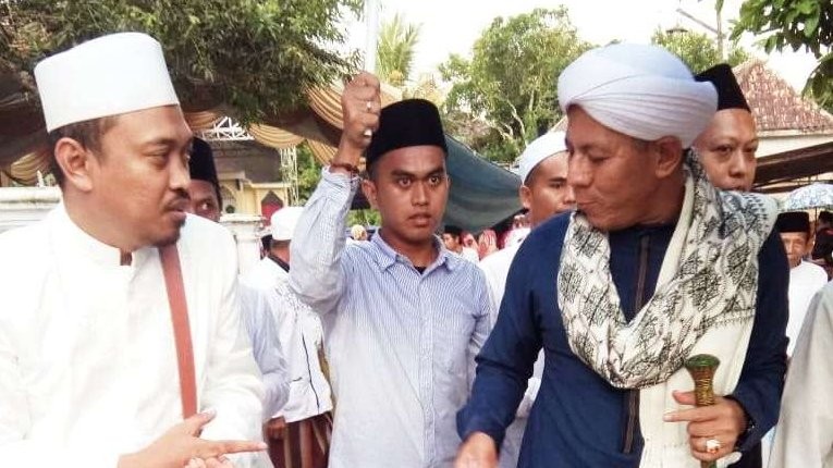 Kiai Ma'ruf Khozin, Ketua Komisi Fatwa Majelis Ulama Indonesia (MUI) Jawa Timur, bersama Habib Segaf dari Pondok Pesantren Dalwa Bangil, Kabupaten Pasuruan. (Foto: fb maruf khozin)