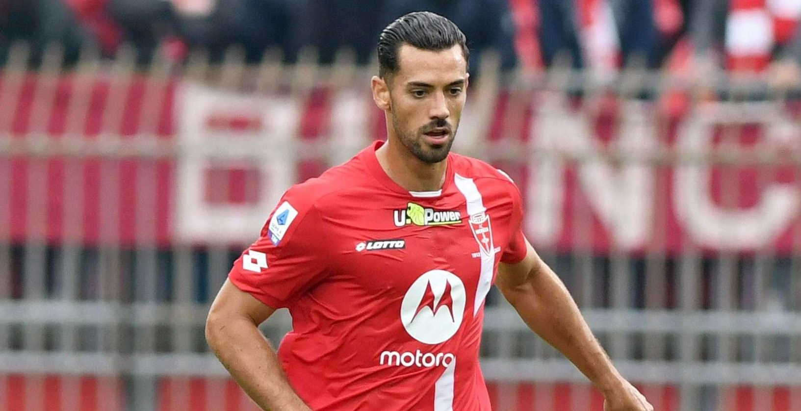 Pablo Mari sudah membaik usai ditikam oleh orang tak dikenal. (Foto: Twitter/@PabloMV5)