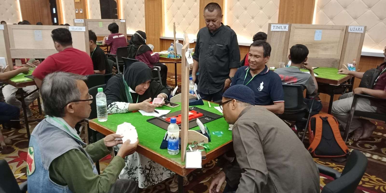 Atlet Bridge Porwanas Jatim saat tampil di Kejurprov Jatim 2022 di Gedung BPSDM Jatim, Surabaya. (Foto: Fariz Yarbo/Ngopibareng.id)