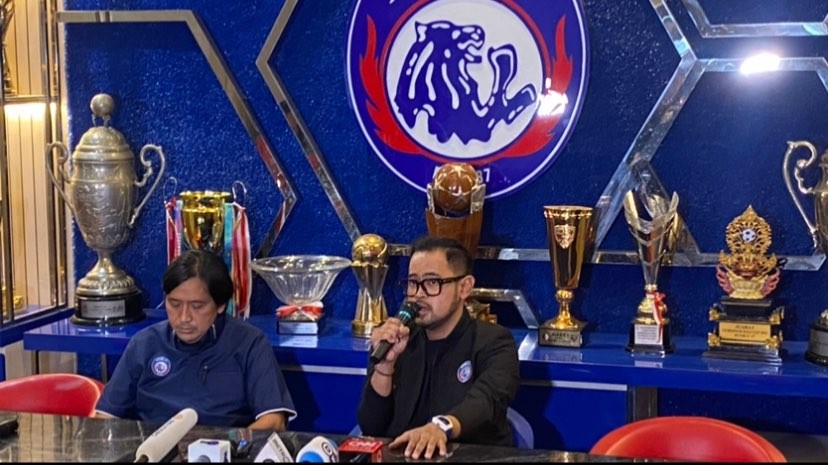 Presiden Arema FC, Gilang Widya Pramana saat berada di Kantor Singo Edan (Foto: Lalu Theo/ngopibareng.id)