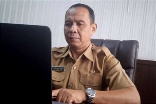 Kepala Dispendukcapil Bondowoso, Agung Trihandono menargetkan 19 ribu warga meninggal dunia dihapus dari data Sistem Administrasi Kependudukan (SIAK)  hingga akhir tahun ini. (Foto: Guido Saphan/Ngopibareng.id)