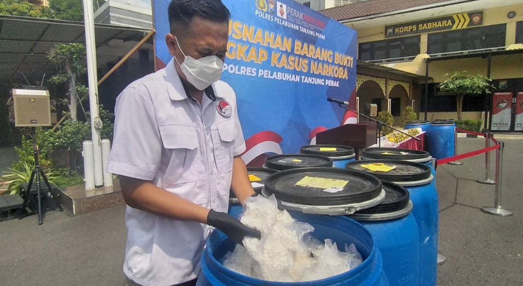 Narkoba dimusnahkan Polres Pelabuhan Tanjung Perak Surabaya, Rabu 2 November 2022. (Foto: Polres Pelabuhan Tanjung Perak)