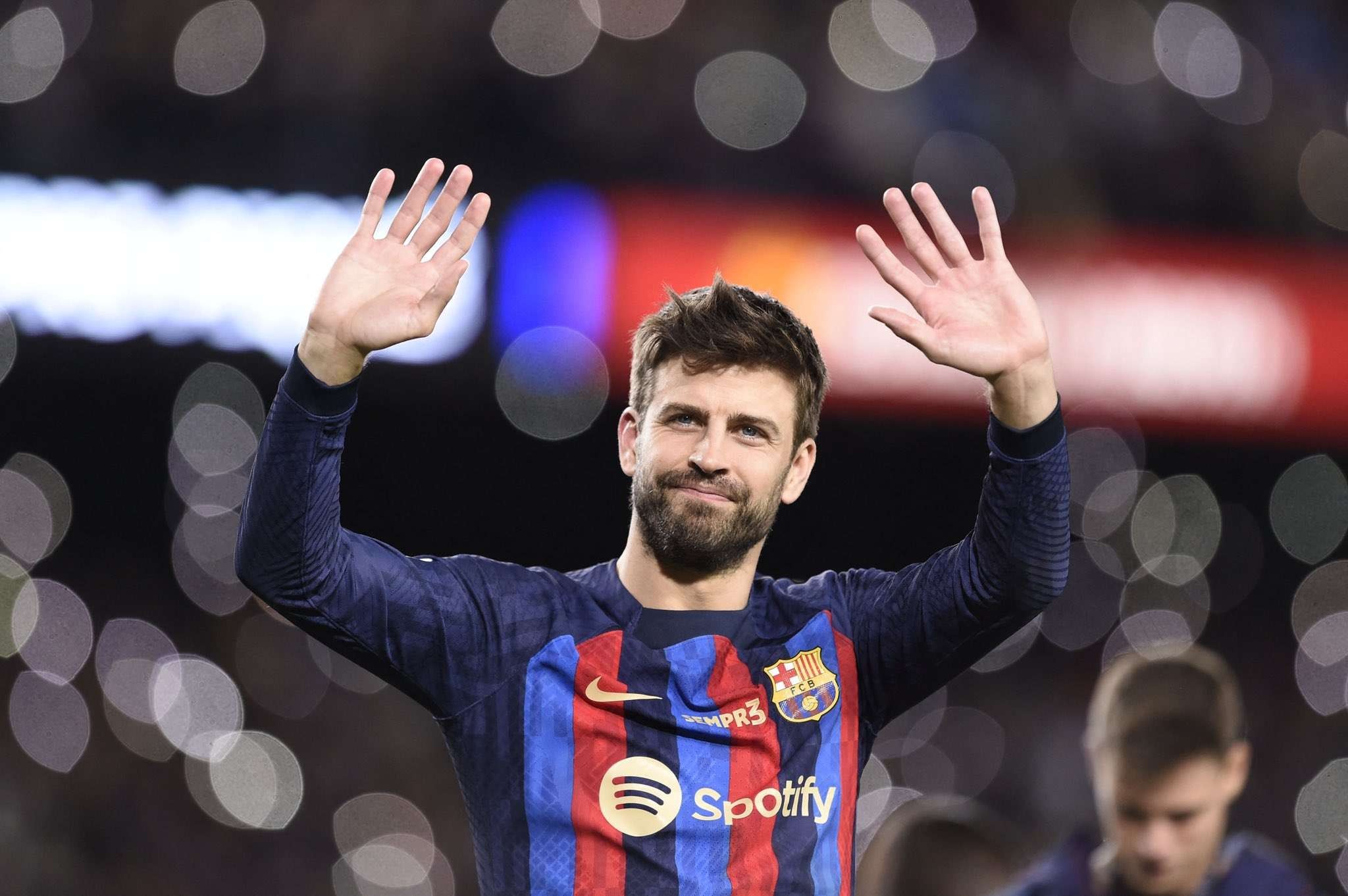 Laga terakhir Gerard Pique di Barcelona melawan Almeria dengan kemenangan 2-0. (Foto: AP)