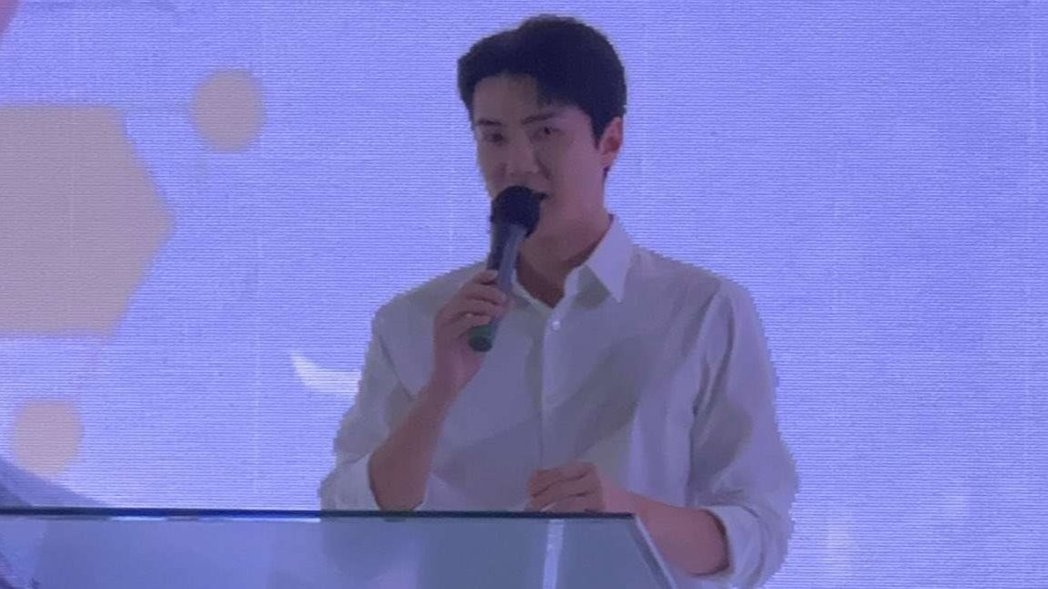 Sehun EXO promosi skincare di Mal Central Park Senayan, Jakarta. (Foto: Twitter)