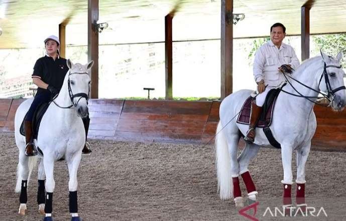 Ketua Umum Gerindra Prabowo Subianto bersama Wakil Ketua Umum PDI  Puan Maharani berkuda di Hambalang. (Foto: MC Prabowo)