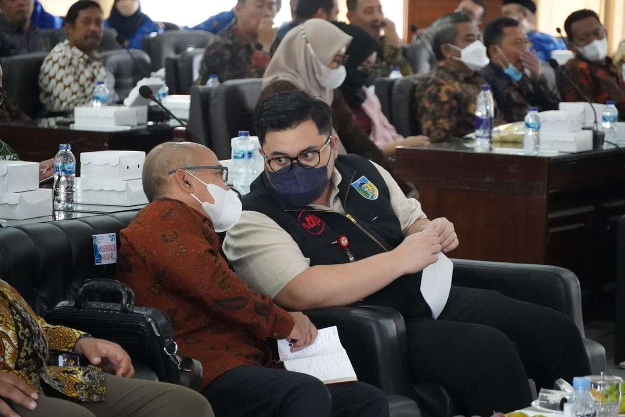 Bupati Kediri Hanindhito Himawan Pramana mendorong capaian MCP (Monitoring Center for Prevention) Kabupaten Kediri tahun 2022 mencapai 90 persen. (Foto: Kominfo Kabupaten Kediri)