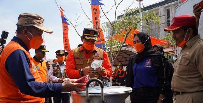 Bupati Pasuruan Irsyad Yusuf saat Apel Siaga dan Gelar Perlengkapan Bencana di Kabupaten Pasuruan. (Foto: Humas Kab. Pasuruan)