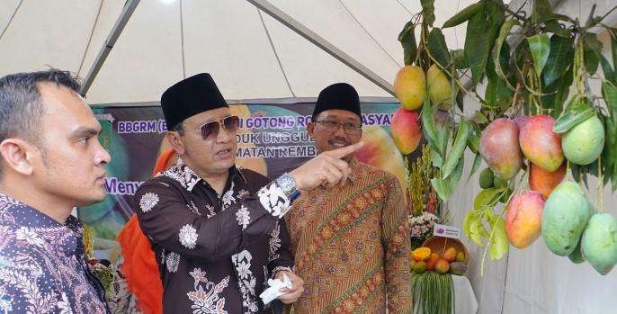 Bupati Kabupaten Pasuruan Irsyad Yusuf dalam peringatan Bulan Bhakti Gotong Royong Masyarakat (BBGRM) XIX. (Foto: Humas Kab Pasuruan)