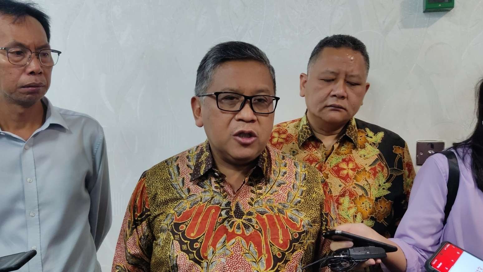 Sekjen PDI Perjuangan, Hasto Kristiyanto saat ditemui di Surabaya, Jumat 11 November 2022. (Foto: Fariz Yarbo/Ngopibareng.id)