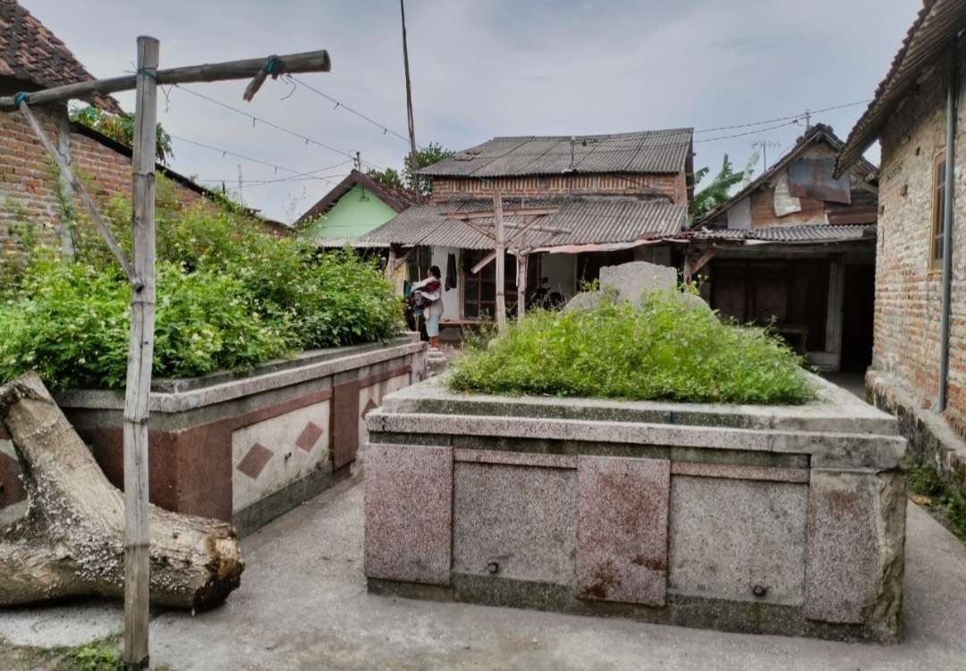 Kampung berdampingan dengan makam China.(Foto: Deni Lukmantara/Ngopibareng.id)