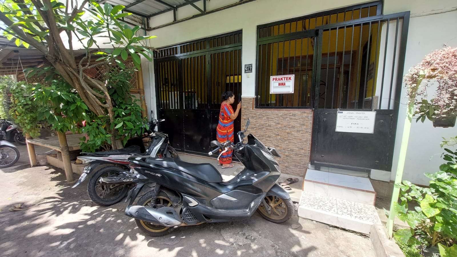 Tiga motor warga Perumahan Griya Paskistaji Asri, Kota Probolinggo amblas digondol komplotan pencuri. (Foto: Ikhsan Mahmudi/Ngopibareng.id)