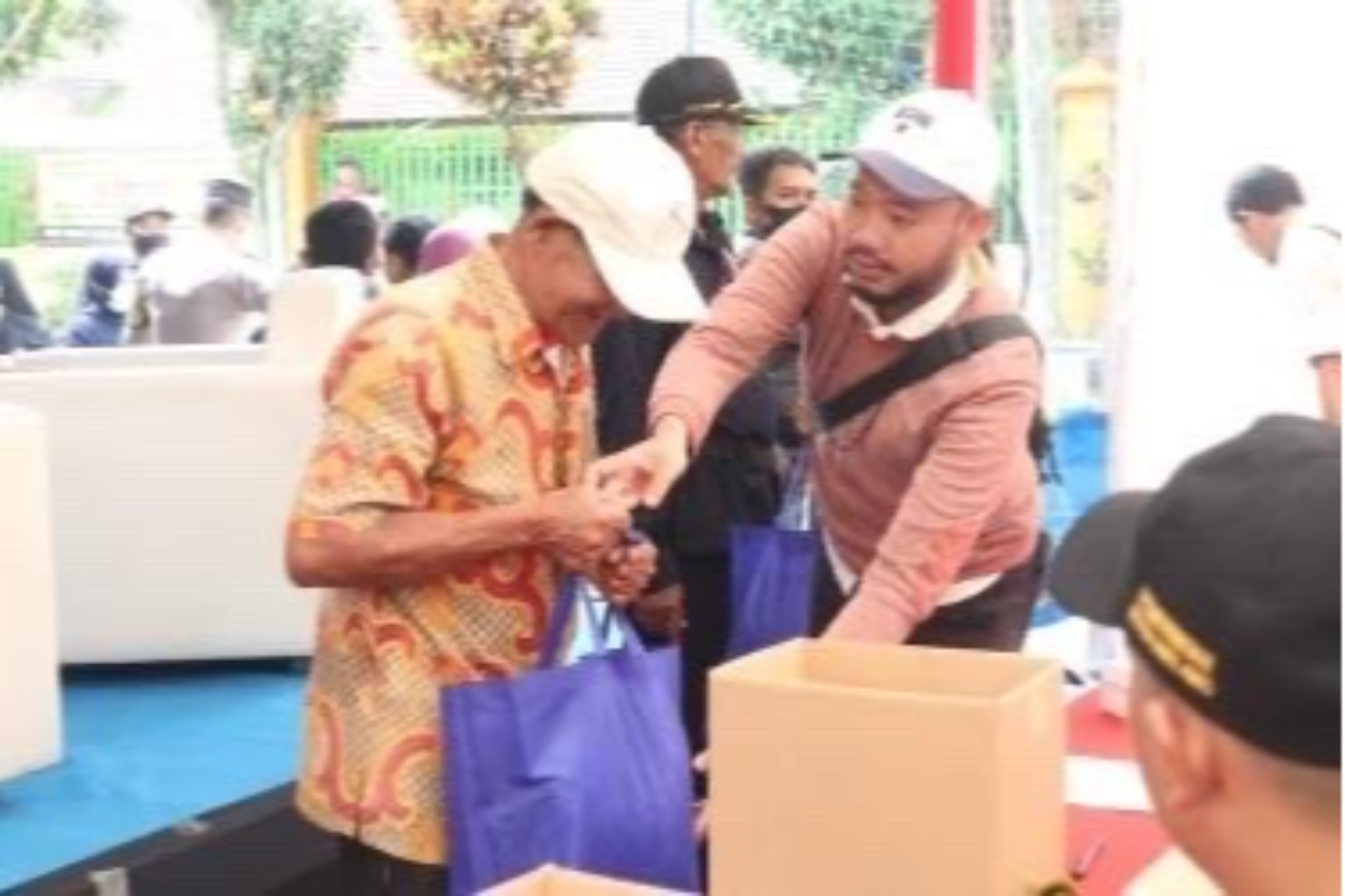 Pelaksanaan operasi pasar di Kelurahan Merjosari, Lowokwaru, Kota Malang (Foto: Humas Pemkot Malang)