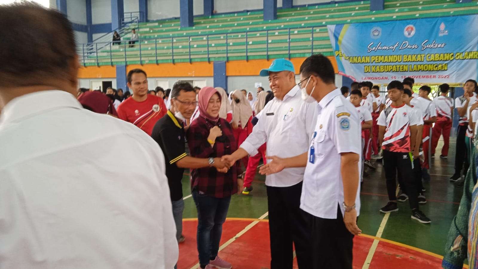 Asisten Pemerintahan dan Kesejahteraan Masyarakat, Fahrudin Ali Fikri saat membuka pelaksanaan pemanduan bakat cabor oleh Kemenpora di Lamongan. (Foto: Imron Rosidi/Ngooibareng.id)