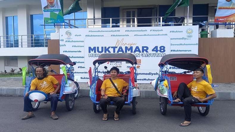 Komunitas Jogja Lebih Baik (Becak Stroom) pun tergerak ikut andil mendukung muktamar organisasi Islam terbesar di Indonesia setelah NU itu. (Foto: muhammadiyah.or.id)