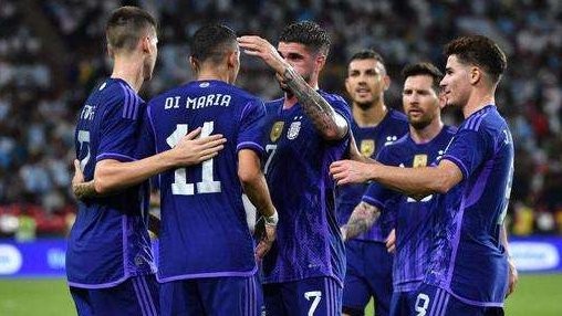 Messi dan Angel Di Maria jadi bintang lapangan usai Argentina mengalahkan UEA 5-0 dalam laga persahabatan jelang Piala Dunia 2022. (Foto: AP)