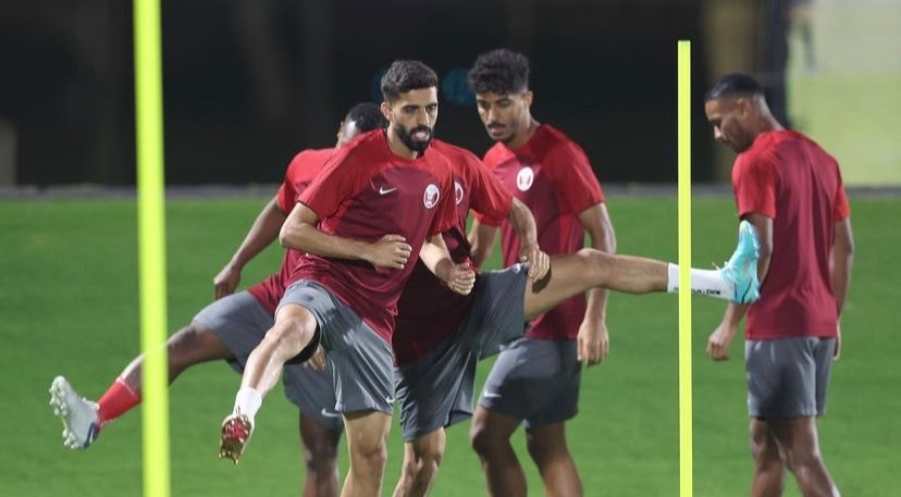 Skuat Timnas Qatar saat melakukan latihan sebelum menjamu Ekuador. (Foto: Instagram/@qfa)