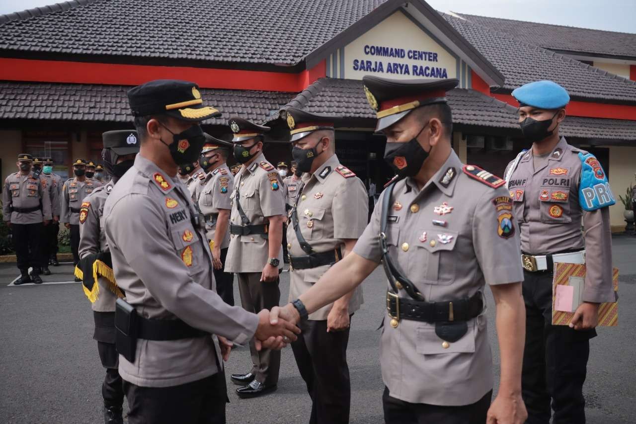 Kapolres Jember AKBP Heri Purnomo minta kapolsek peka potensi konflik. (Foto: Humas Polres Jember)