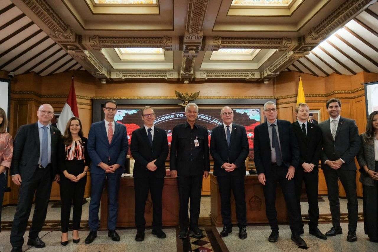 Menghadapi ramalan resesi global 2023, Gubernur Jawa Tengah Ganjar Pranowo memantapkan langkah kerja sama dengan Pemerintah Swiss. (Foto: Istimewa)