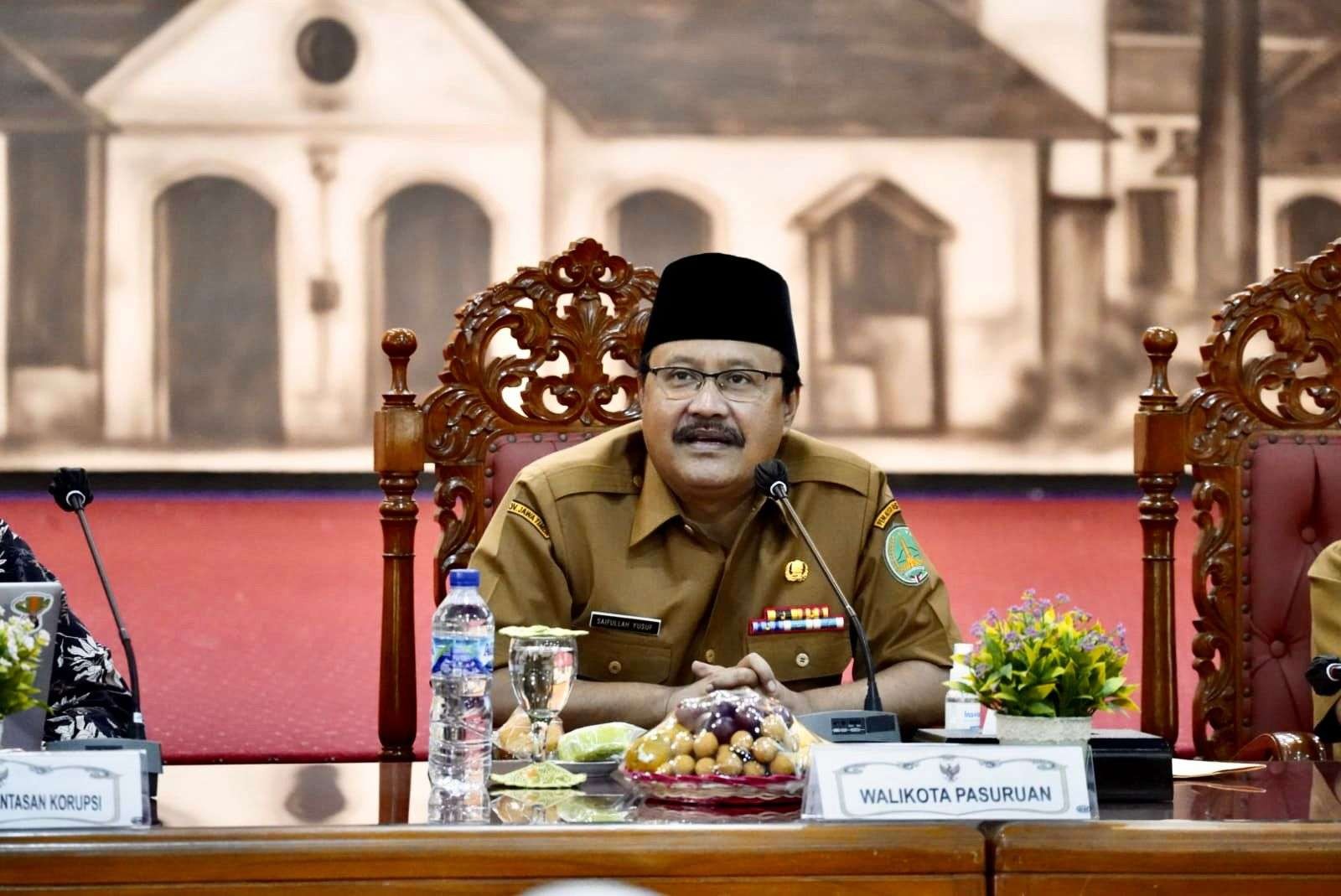 Walikota Pasuruan H. Saifullah Yusuf (Gus Ipul) memimpin rapat koordinasi progres capaian aplikasi Monitoring Centre for Prevention (MCP) Komisi Pemberantasan Korupsi (KPK), Selasa 22 November 2022,  di Gedung Gradika. (Foto: Pemkot Pasuruan)