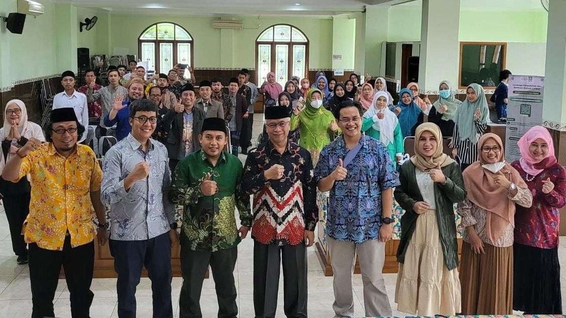 Para peserta dan pemateri Workshop Penanggulangan Kekerasan Seksual terhadap Anak dan Perempuan di lembaga Pendidikan Berbasisi Agama, di PCNU Kota Malang. (Foto: lpbh-nu kota malang)