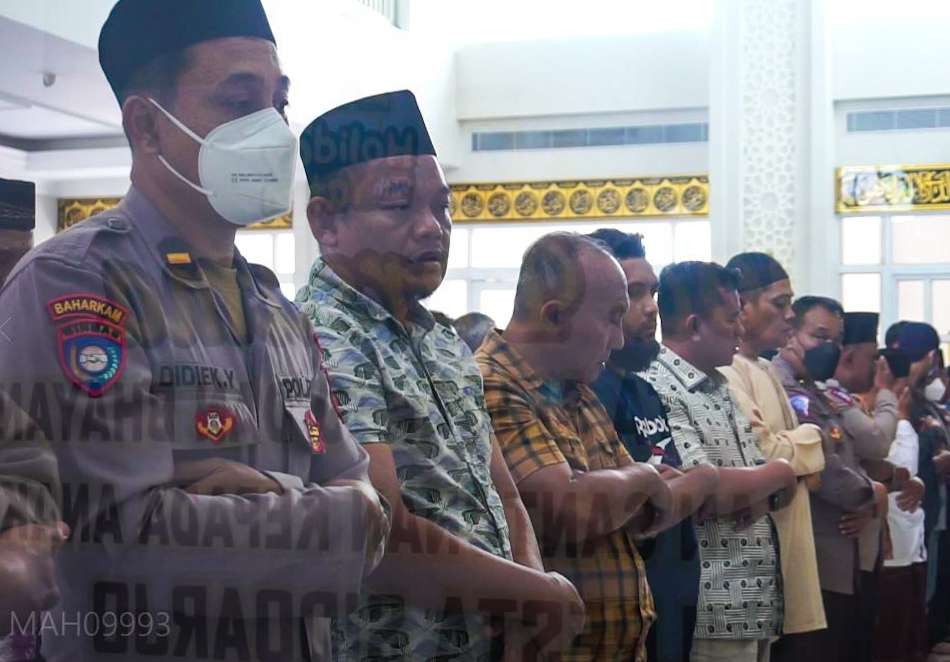 Jamaah Salat Ghaib di masjid Al Ikhlas Polresta Sidoarjo (foto :Aini/Ngopibareng.id)