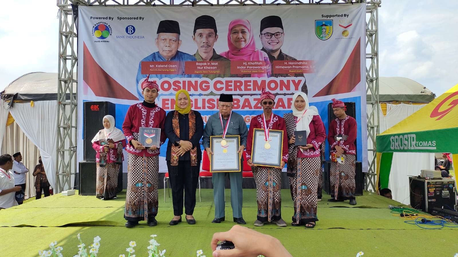 Kampung Inggris, Desa Tulungrejo, Pare,Kediri mencatatkan rekor MURI sebagai desa dengan Lembaga kursus bahasa asing terbanyak di Indonesia. (Foto: Istimewa)