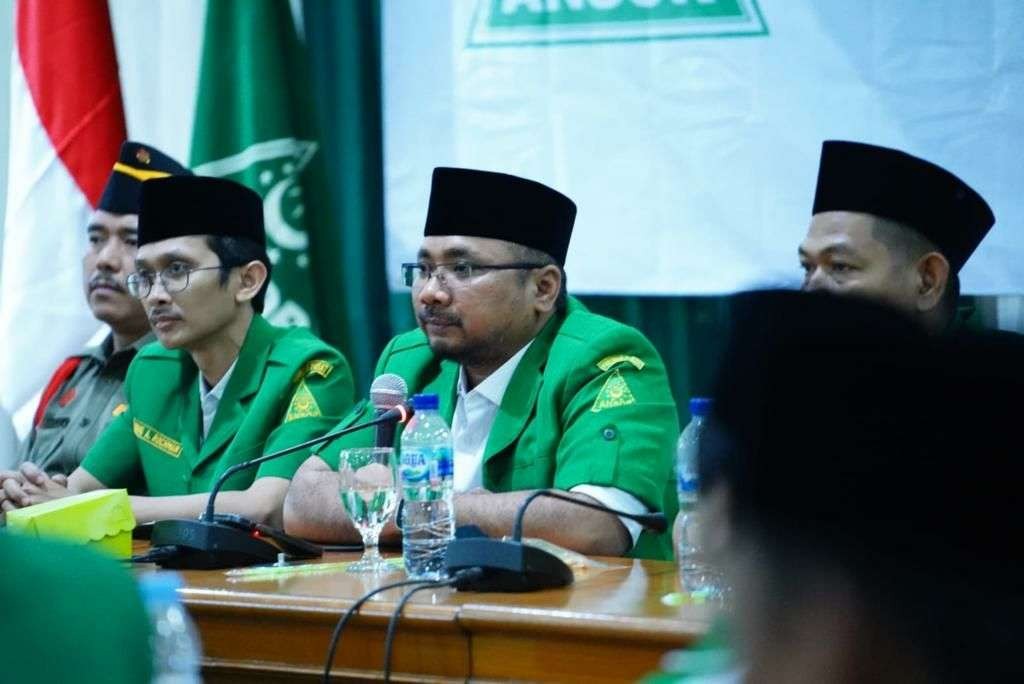 Ketua Umum Pimpinan Pusat Gerakan Pemuda Ansor Yaqut Cholil Qoumas saat memberi sambutan di acara Konbes XXVI, di Asrama Haji Kota Bekasi, Jawa Barat. (Foto: Dok)