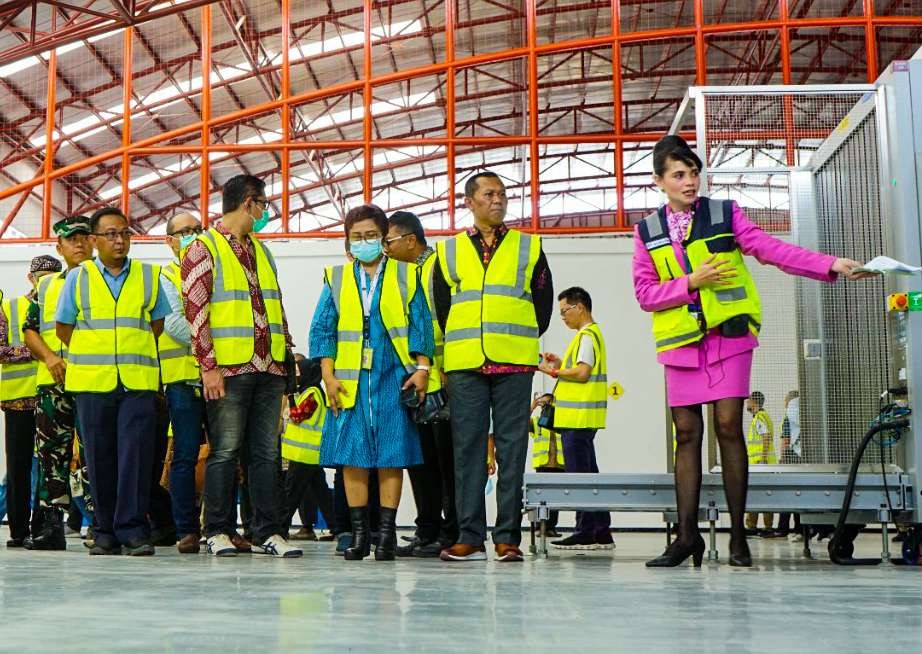 Suasana di Terminal Kargo dan pos international Bandara Juanda. (Foto: Aini/Ngopibareng.id)