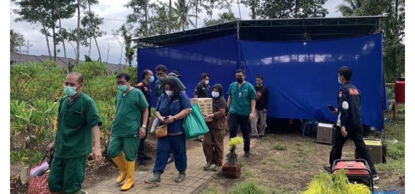 Proses autopsi korban Tragedi Kanjuruhan. (Foto: Ant)