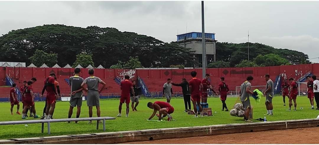 Persik Kediri Siapkan Strategi Redam Agresivitas Lini Tengah dan Sayap Persib (Fendi Lesmana/ngopibareng.id)