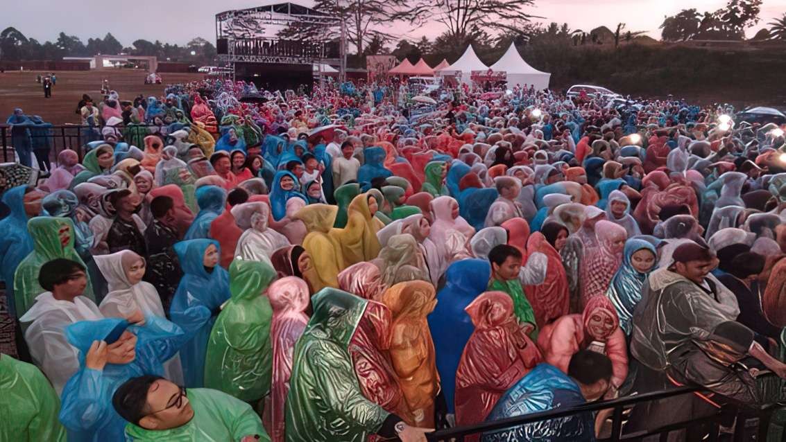 Panitia Hayu Festival mendadak dibatalkan. Pengisi acara dan para penonton kecewa. (Foto: Twitter)