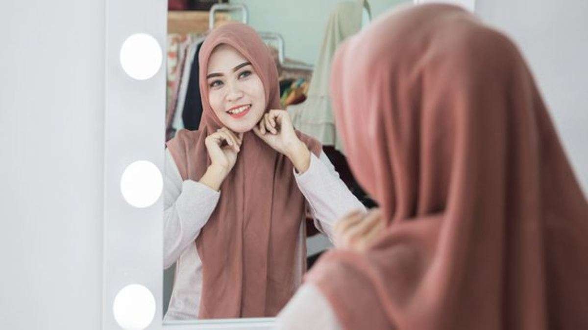 Seoang Muslimah akan tampak cantik di luar dan dalam dirinya. (Ilustrasi)