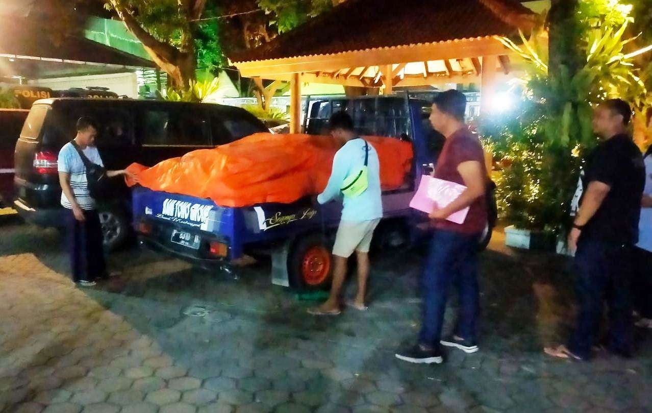 Pupuk subsidi yang diangkut dua orang pria diamankan di Polres Banyuwangi (foto:istimewa)