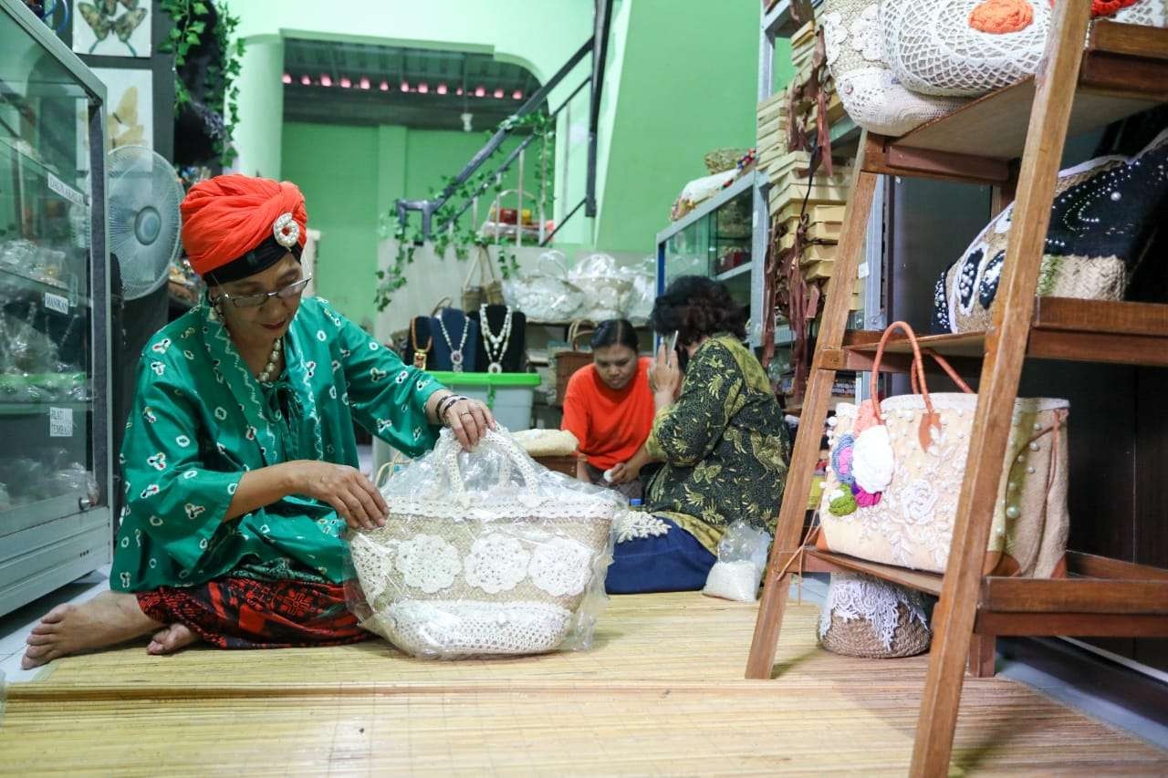 UMKM di Sidoarjo ini mengalami peningkatan omset setelah mengikuti program Lapak Ganjar. (Foto: Dokumentasi Jateng)