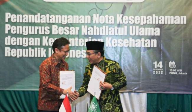 Menkes Budi Gunadi Sadikin bersama Ketua Umum PBNU KH Yahya  Cholil Staquf (Foto : MC PBNU)