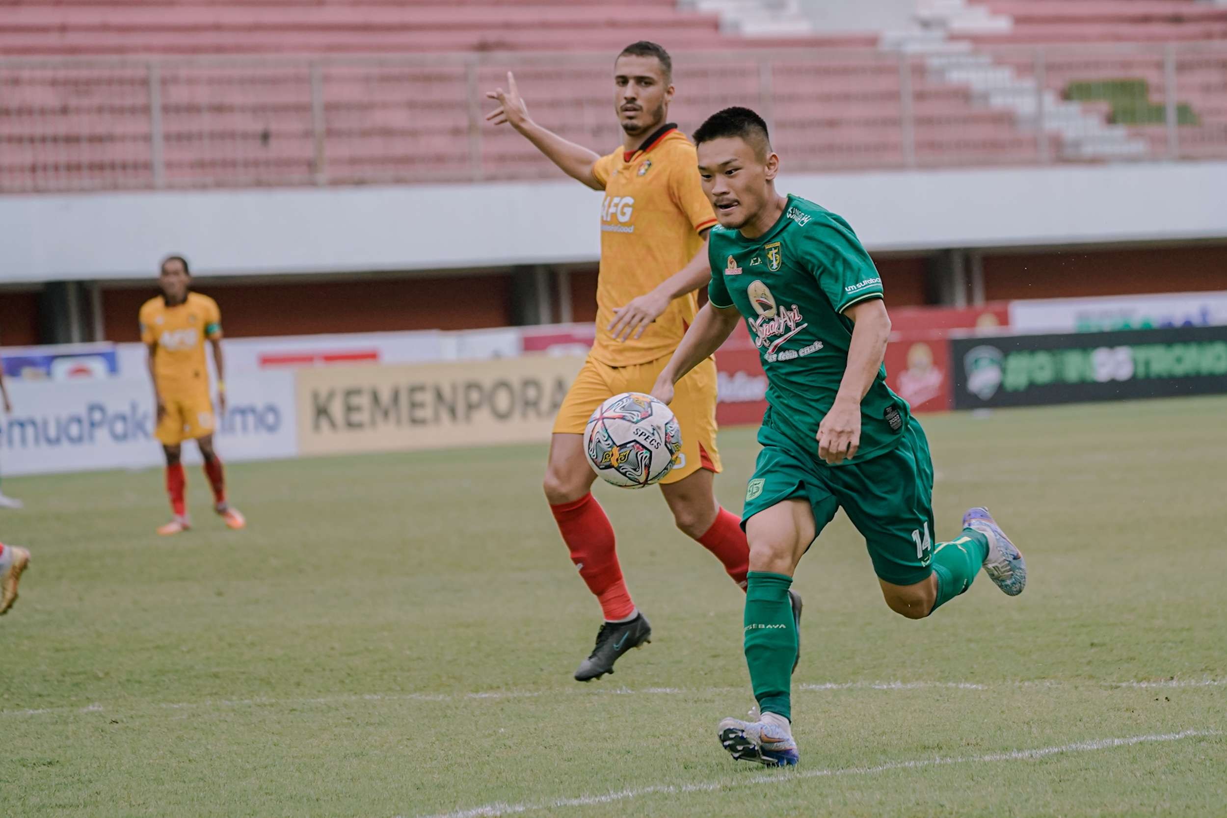 Pemain Persebaya, Sho Yamamoto saat melawan Persik Kediri. (Foto: Persebay)